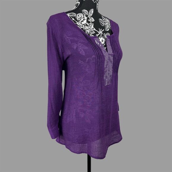 Women’s XL Lightweight 3/4 Sleeve Blouse with Sequins Embellished Open V-Neck - Picture 3 of 7